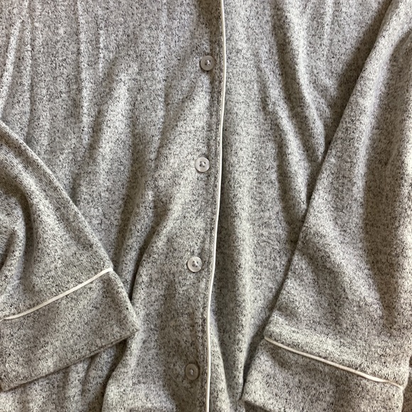 Nordstrom grey marbled long sleeve button down pajama top. White trim, new - Picture 5 of 8